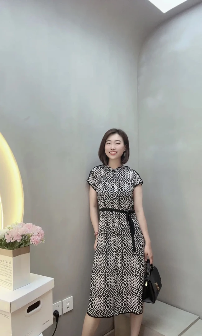 8359大气简约百搭时尚连衣裙