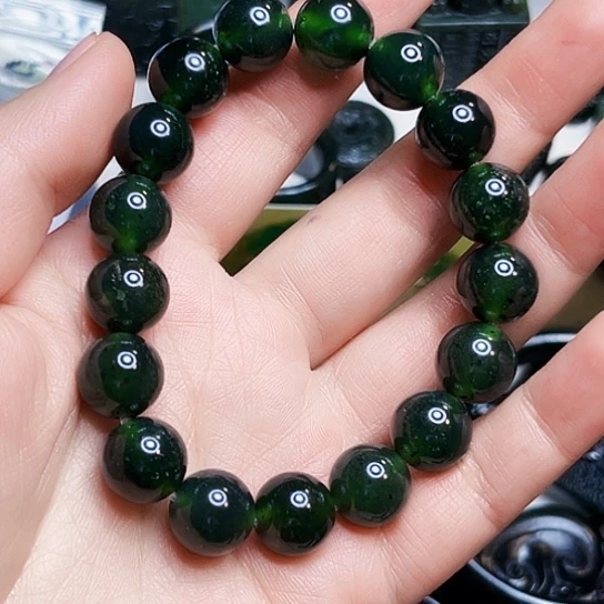 蛇纹石玉颈饰合金