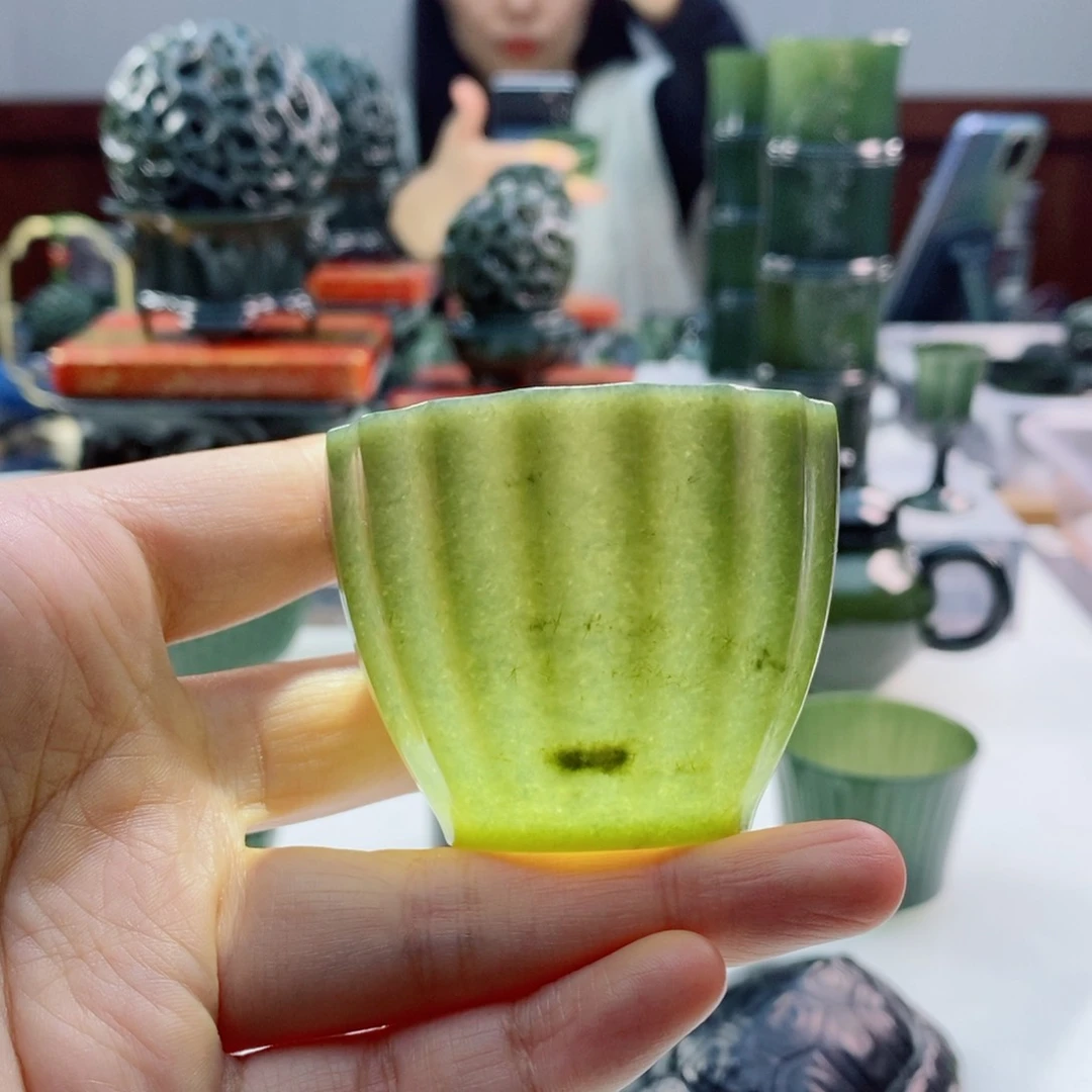未镶嵌和田玉（青玉）摆件