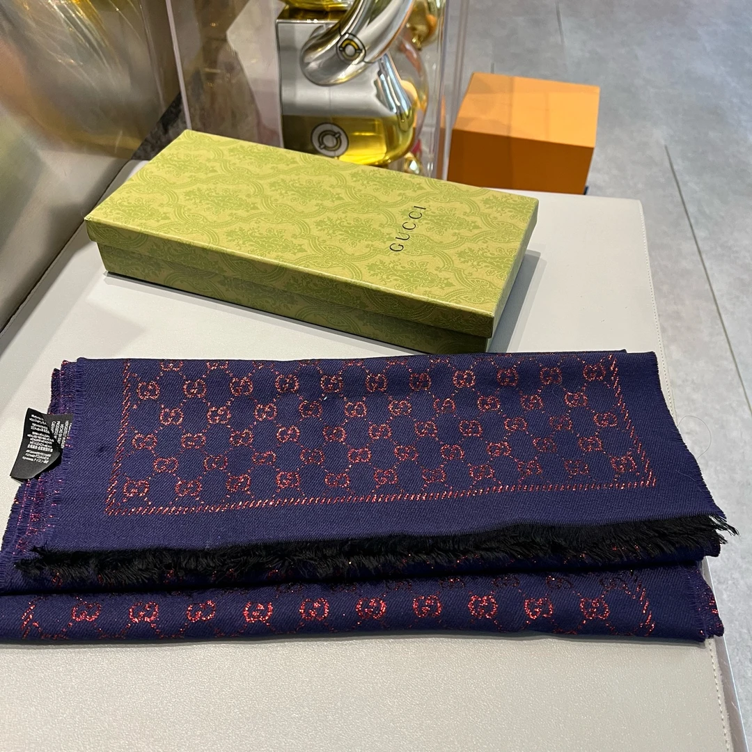 99新 GUCCI/古驰 金属质感GG羊毛围巾 金色logo印花 流苏设计