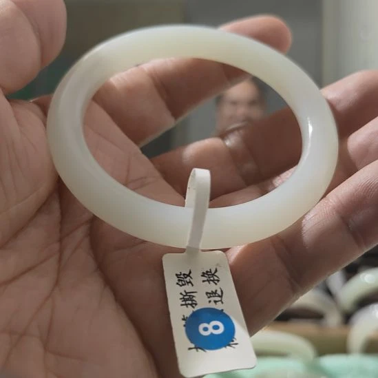 嘻****和田玉未镶嵌手镯