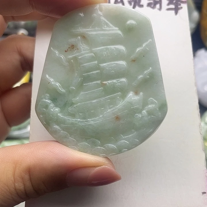 翡翠未镶嵌颈饰天然翡翠有纹裂