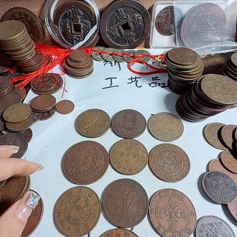 寂***待十个铜币工艺品摆件