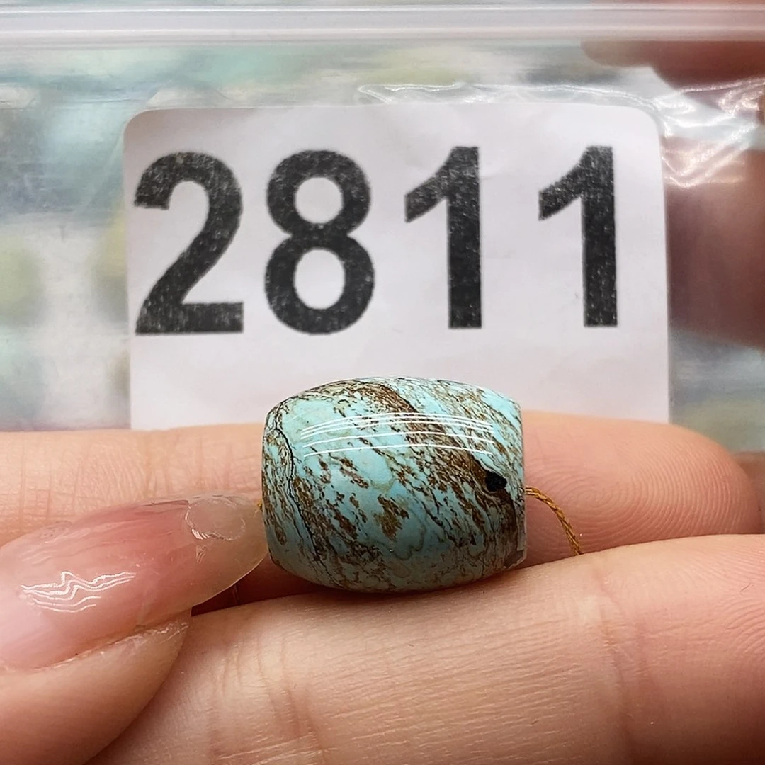 绿松石未镶嵌颈饰
