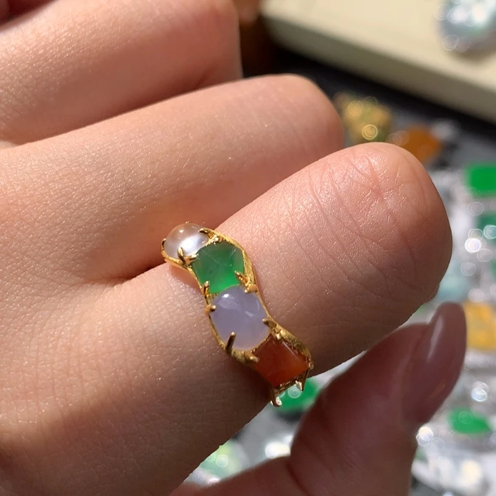 翡翠18K金镶嵌戒指