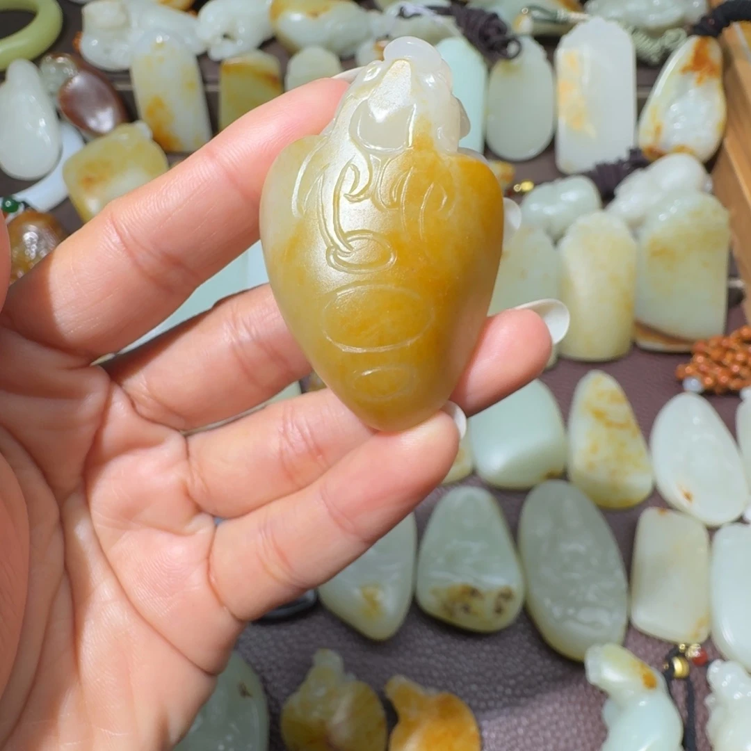 和田玉未镶嵌吊坠(不含链)