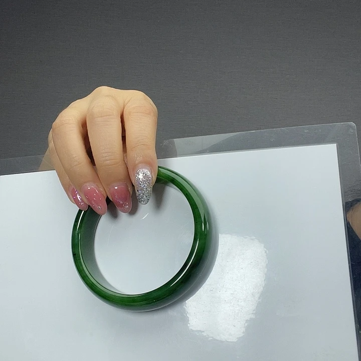 涵***子和田玉未镶嵌手镯