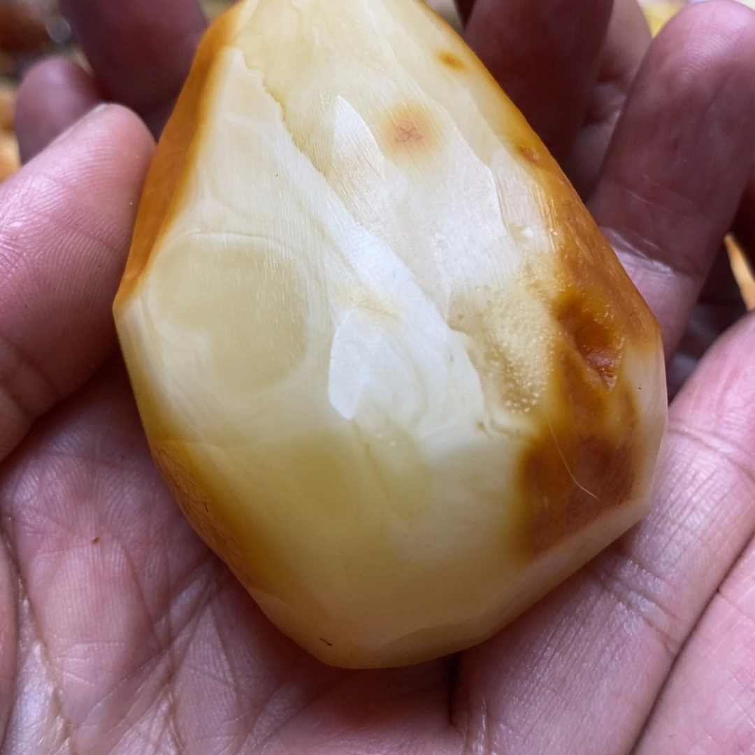 定制琥珀未镶嵌光****?传世琥珀蜜蜡定制