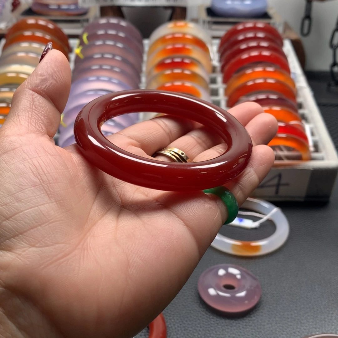 玛瑙/玉髓手镯未镶嵌