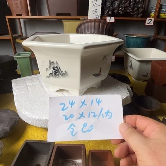 宜兴紫砂手工贴花