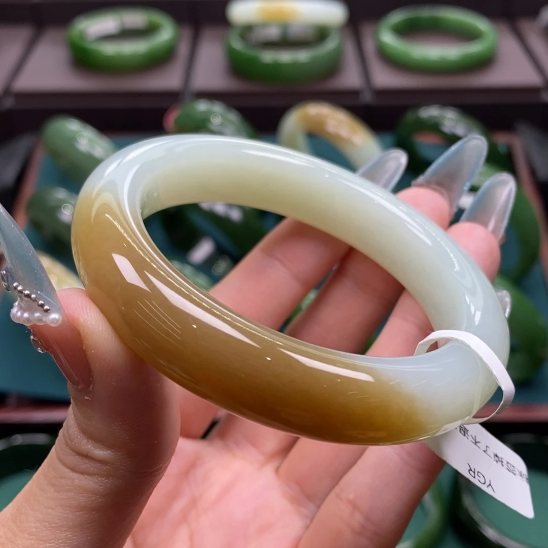 和田玉未镶嵌手镯5556