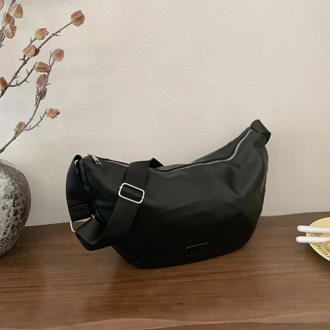 斜挎包托特包纯色单根街头潮流棕色单肩手机袋拉链黑色百搭休闲