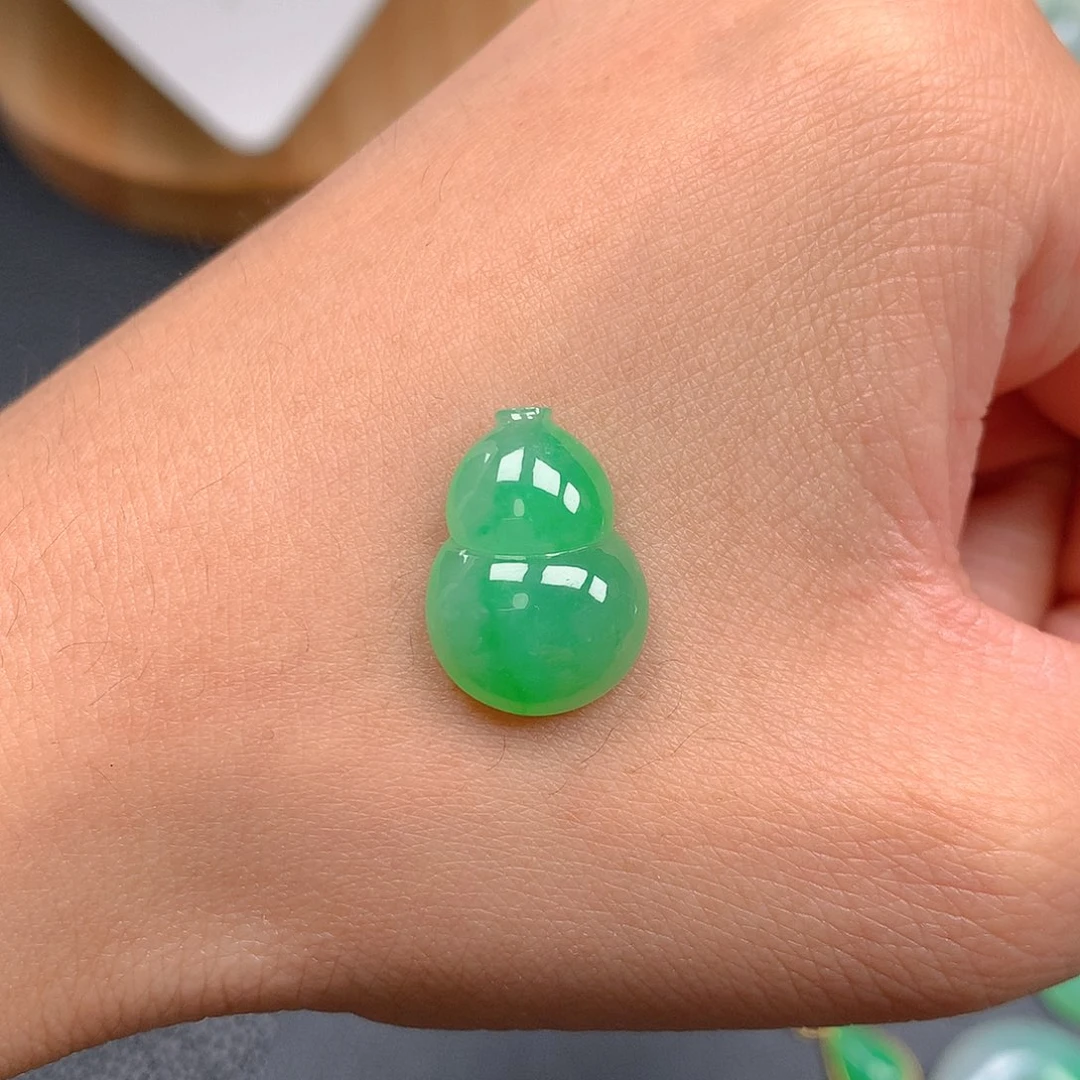 吊坠(赠链)未镶嵌翡翠