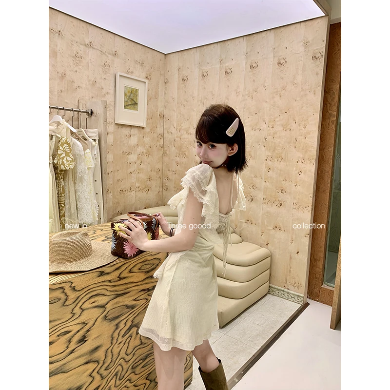 THREE GOOOD/三吉你就像风在说话荷叶边蕾丝压皱连衣裙Y725Q02864
