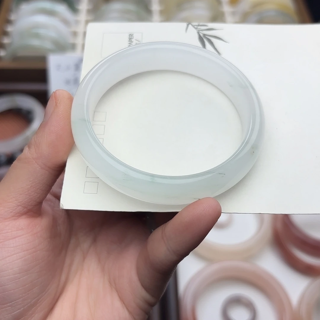 石英质玉（天山翠）未镶嵌手镯56圈口