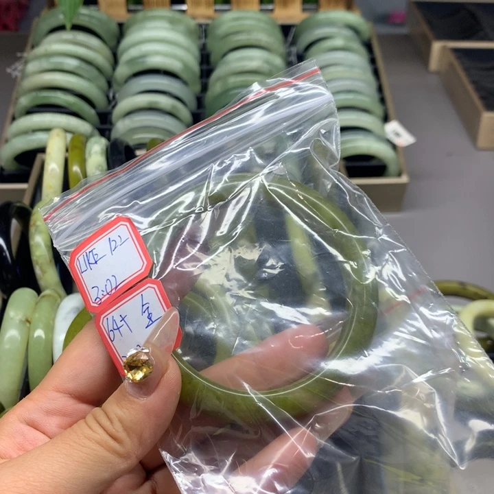 未镶嵌蛇纹石玉手镯122