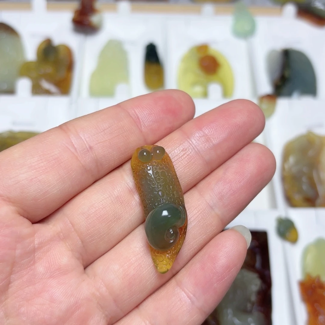 蛇纹石玉未镶嵌吊坠(不含链)