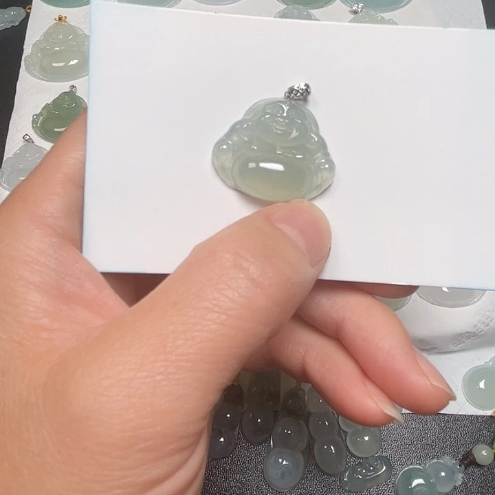 翡翠足金镶嵌颈饰翡翠