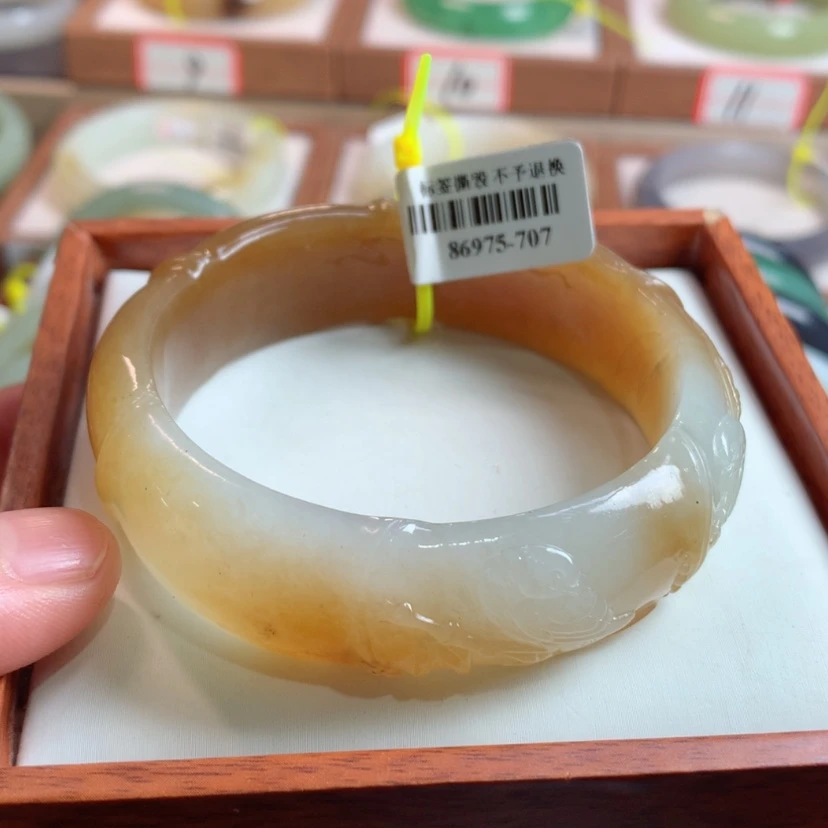【闪购商品】和田玉手镯未镶嵌清****?58.2
