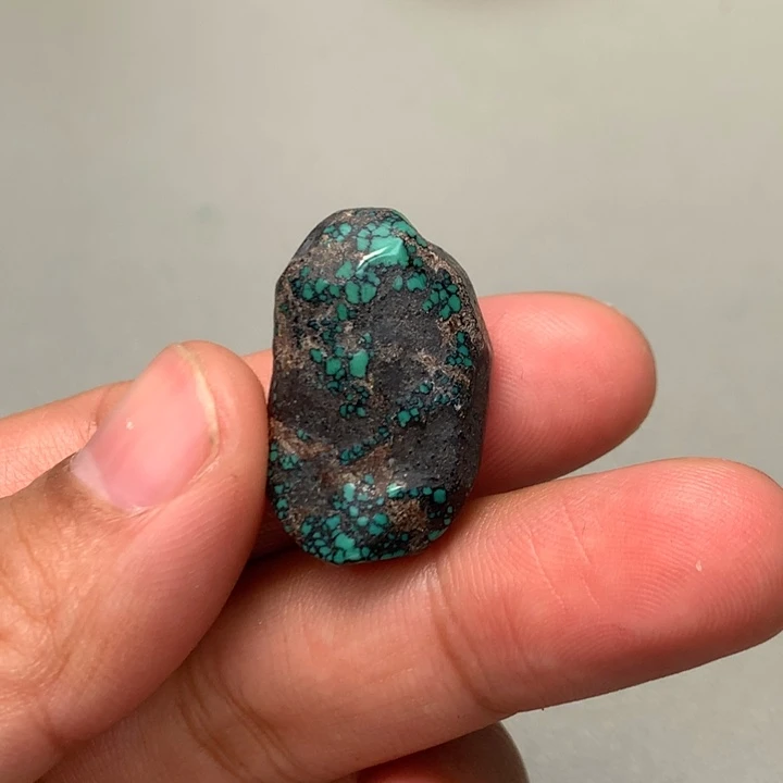 绿松石未镶嵌颈饰