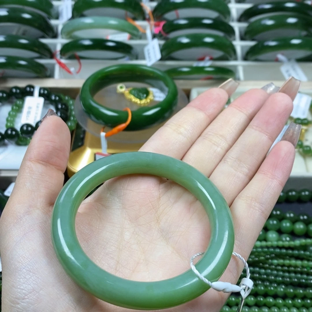 和田玉手镯未镶嵌54圈口粉青无黑点