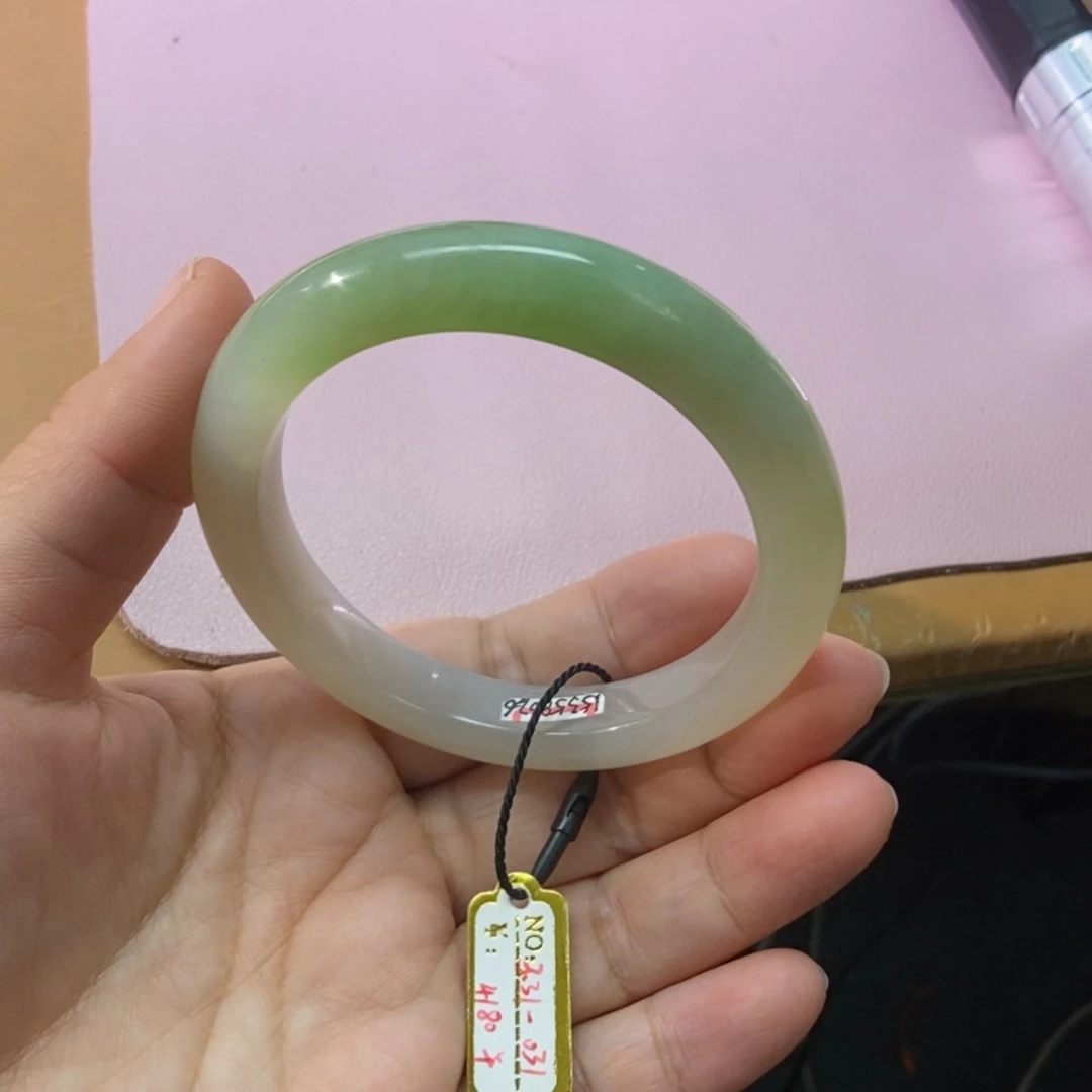 【闪购商品】未镶嵌手镯和田玉紫翠半山水手镯