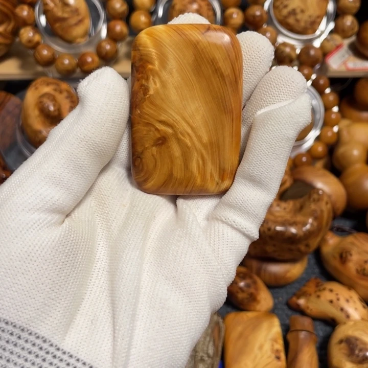 柏木（崖柏）山****司太行崖柏陈华闪电无事牌