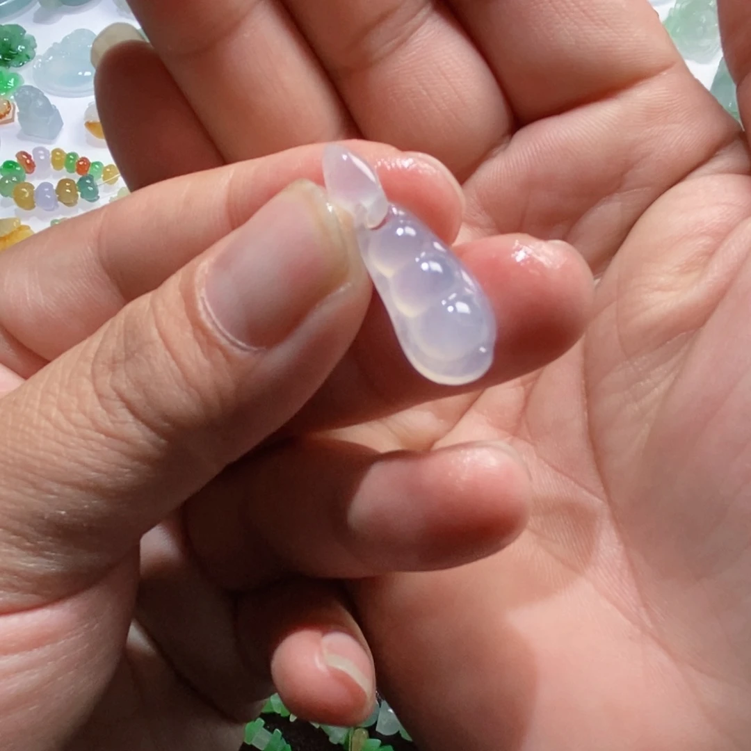 未镶嵌定制翡翠豆子