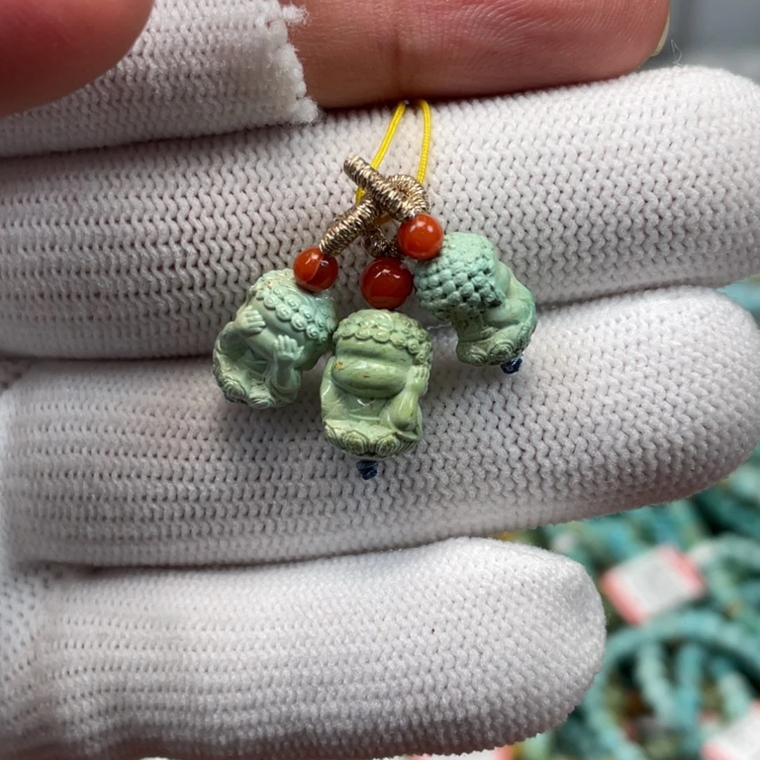 绿松石未镶嵌挂件