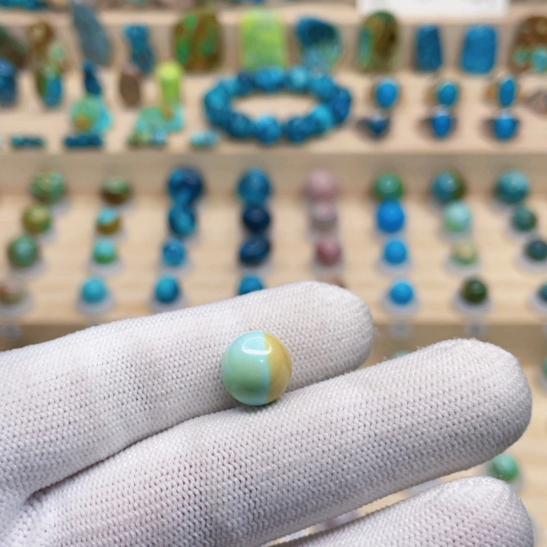 绿松石未镶嵌珠宝奇石