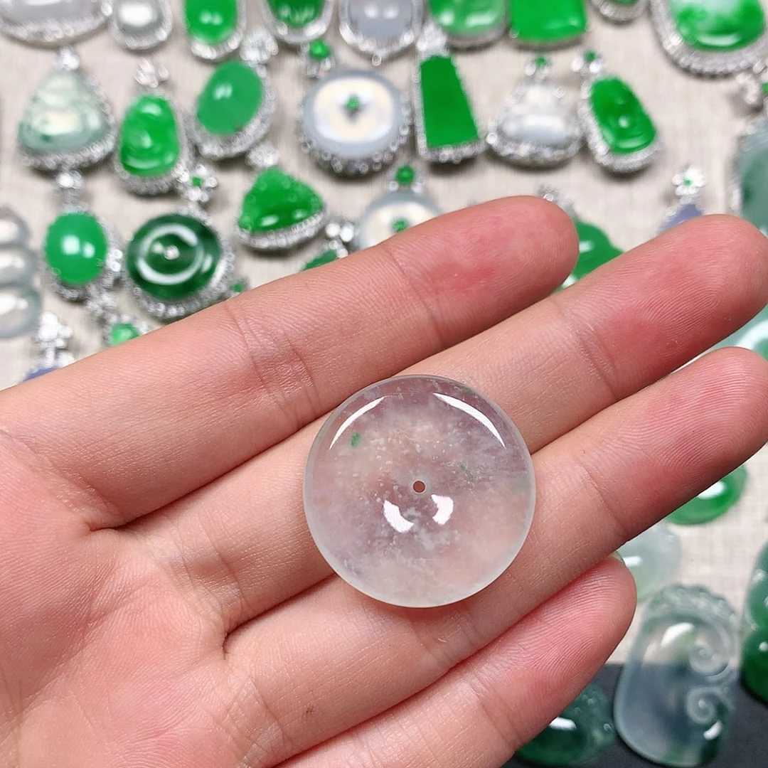 翡翠未镶嵌颈饰挂件