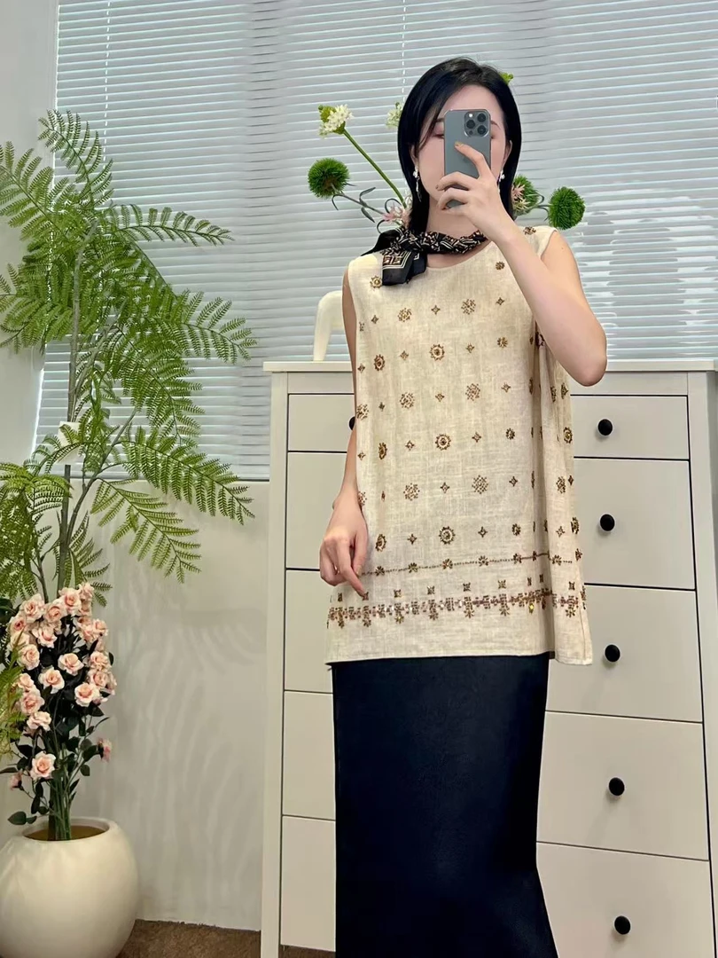【深圳丽姐-Laura】2507无袖太阳花钉珠背心