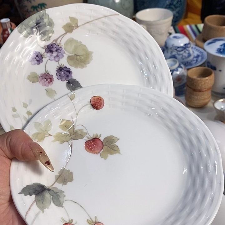 两***娃瓷片瓷片瓷片瓷片
