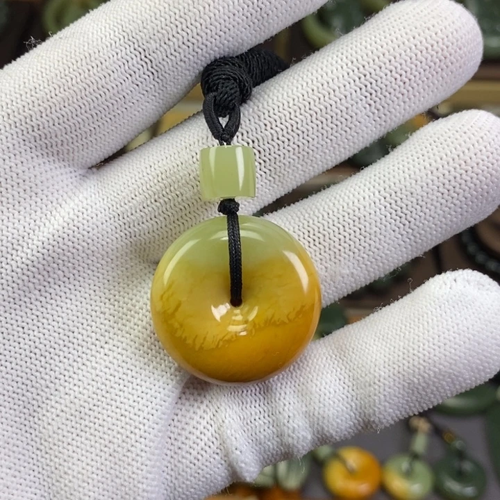 岫岩河磨玉（透闪石质玉）未镶嵌颈饰