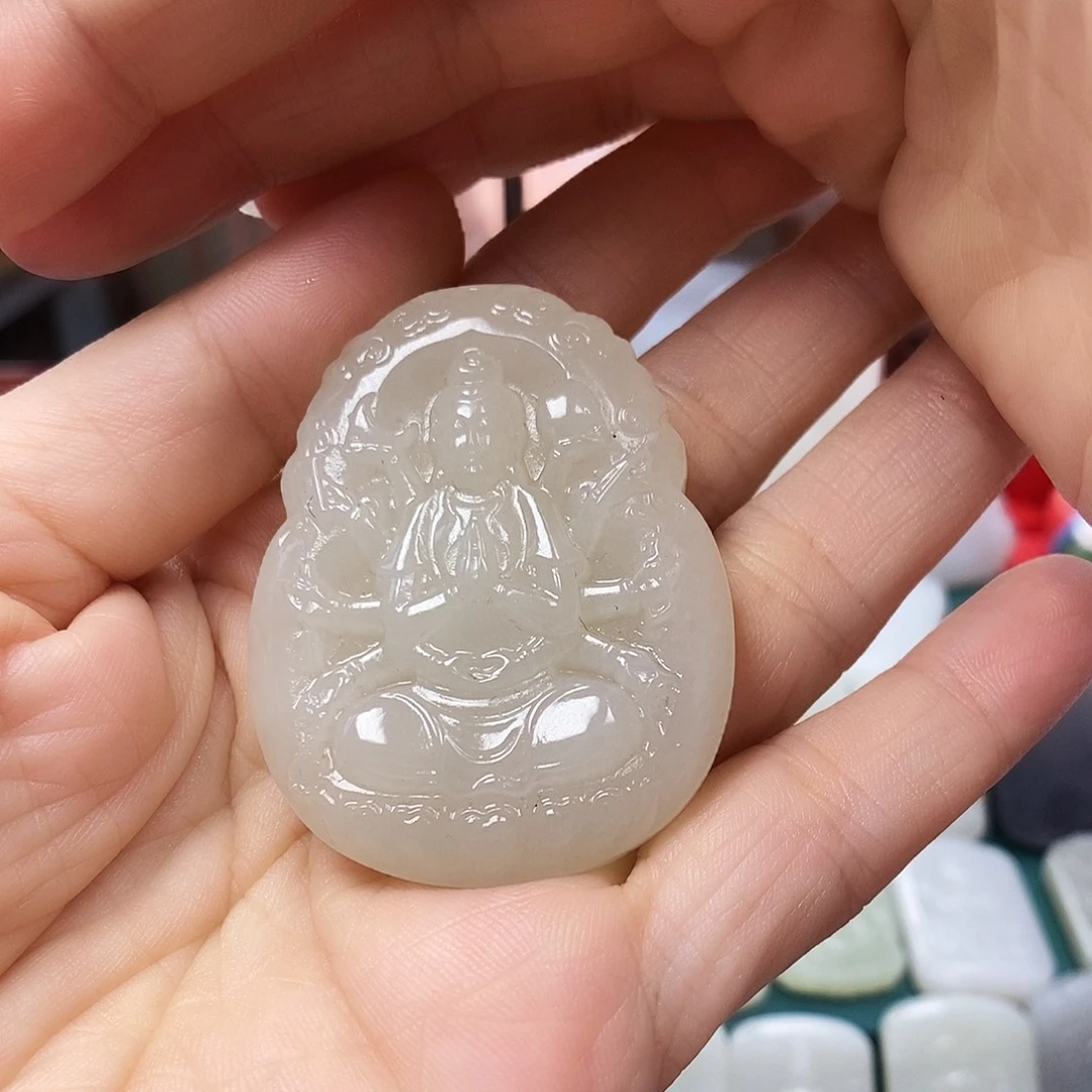 唐***金和田玉未镶嵌颈饰