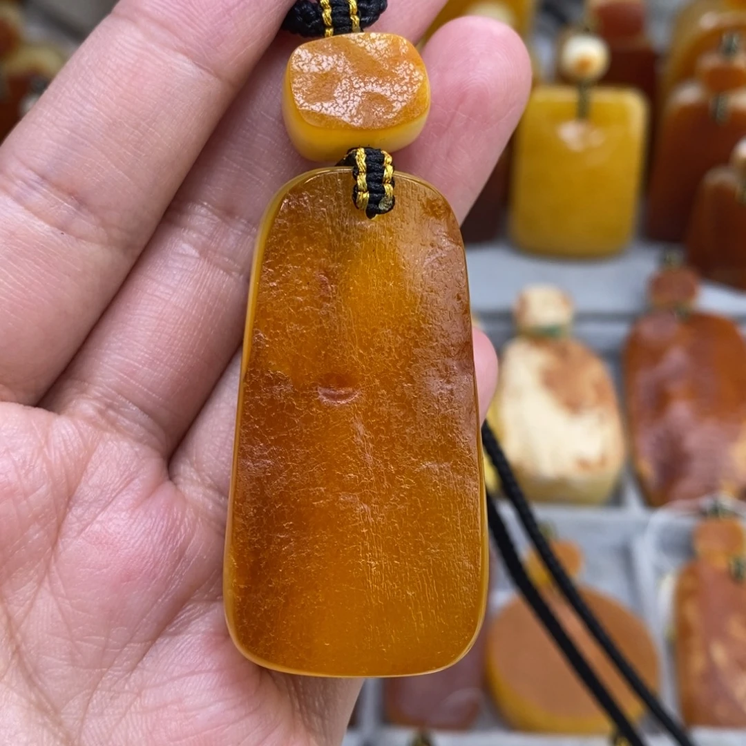 蜜蜡未镶嵌珠宝奇石