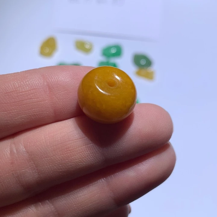 翡翠未镶嵌颈饰平安扣