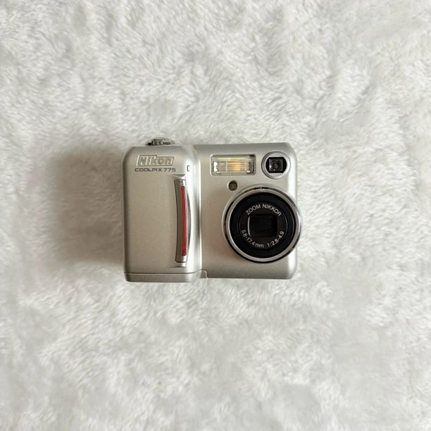 95新 Nikon/尼康 尼康E775 CF读卡器自备