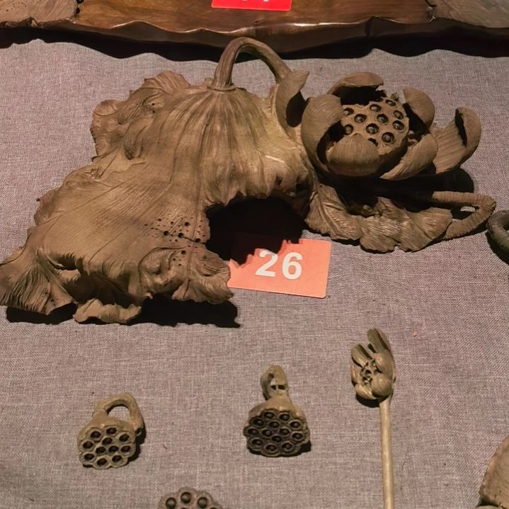 阴沉木鄂*缘手工壶承乌木金丝楠。