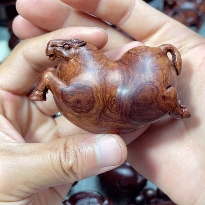 黄花梨/降香黄檀把件奔马