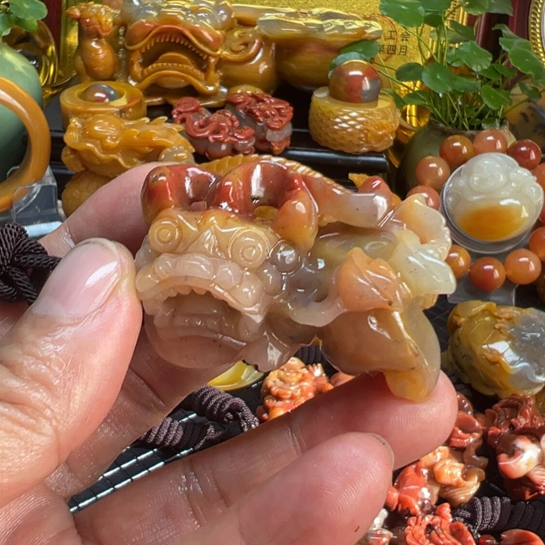 石英质玉未镶嵌颈饰