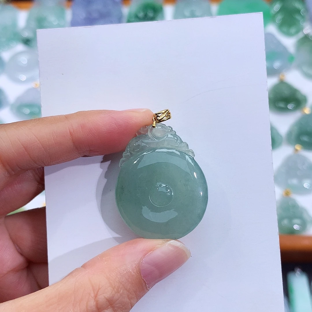 翡翠18K金镶嵌颈饰翡翠吊坠