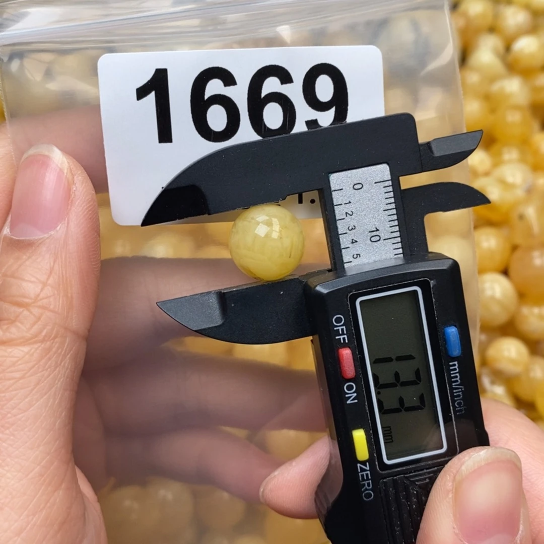 蜜蜡珠宝奇石未镶嵌