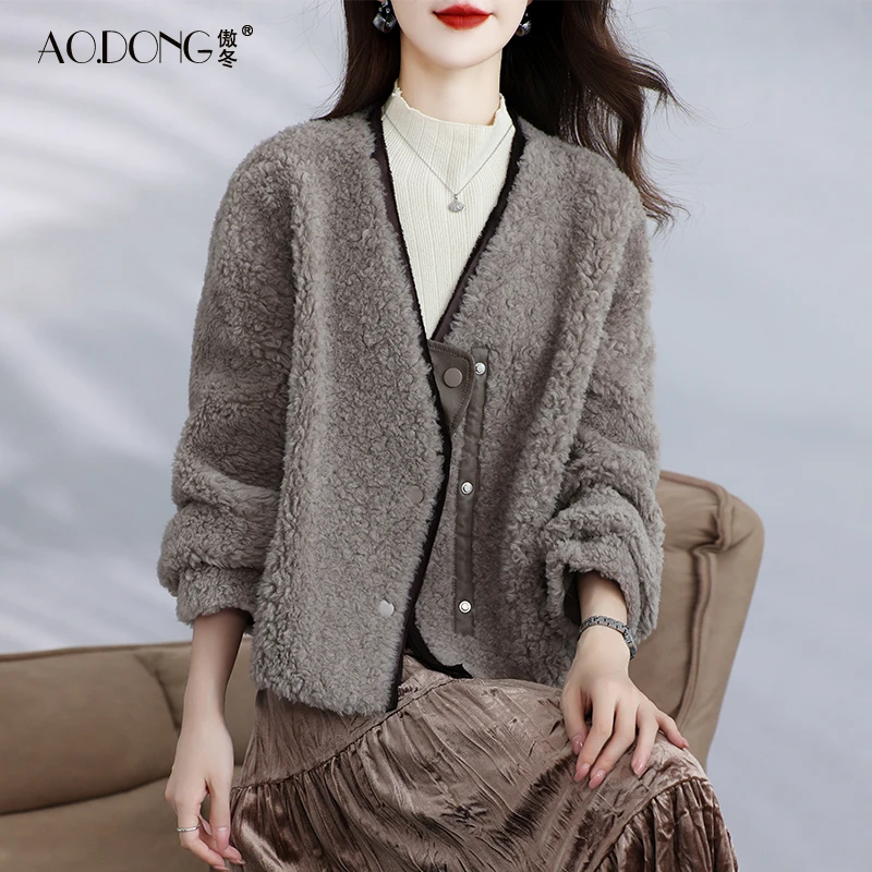 新款海宁颗粒绒皮草外套女短款羊剪绒V领甜美减龄羊羔毛大衣冬季