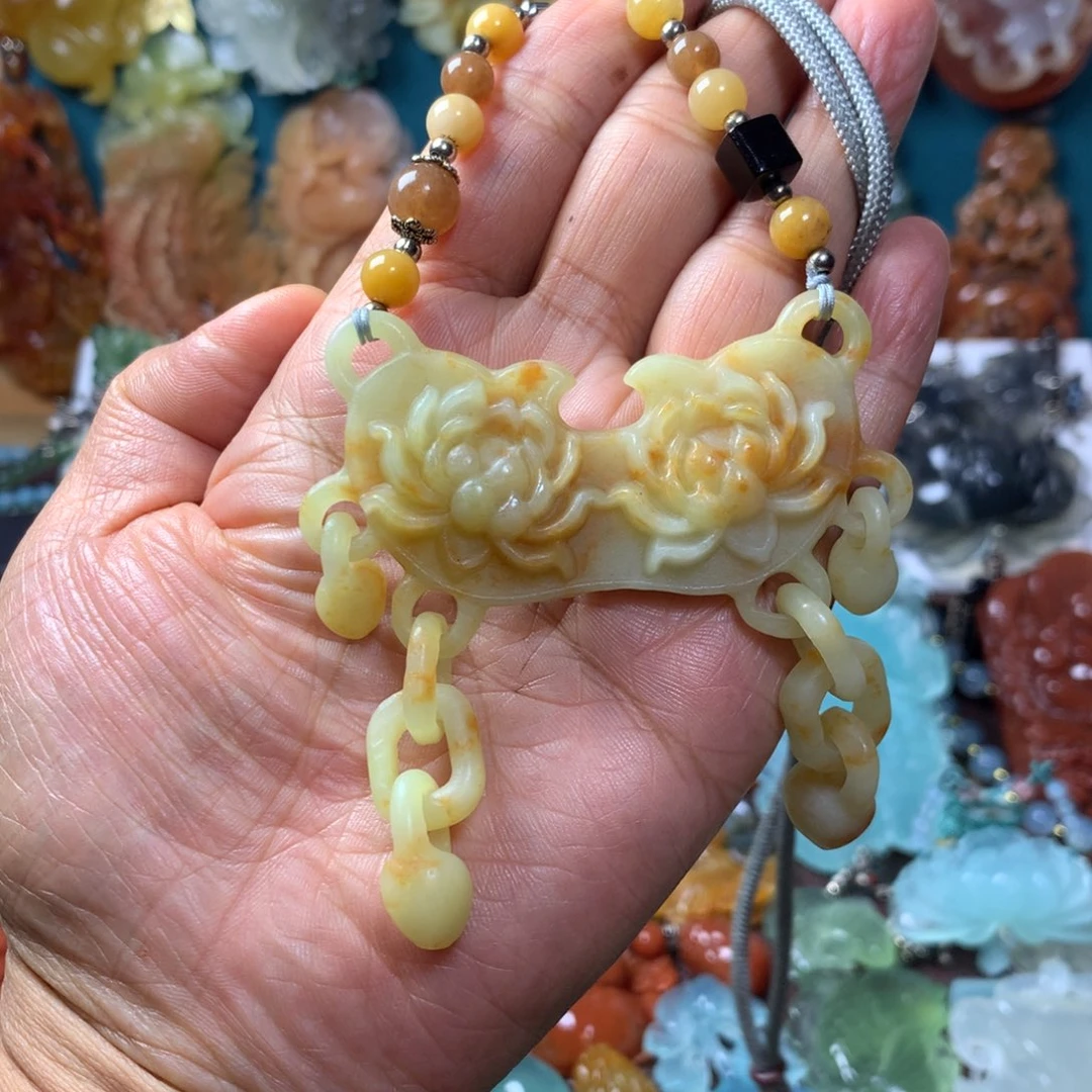 蛇纹石玉未镶嵌挂坠