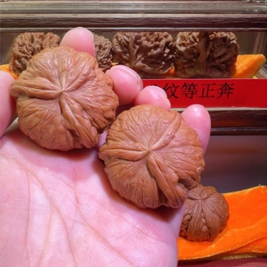 土豪级球奔平谷元宝42边32高全品