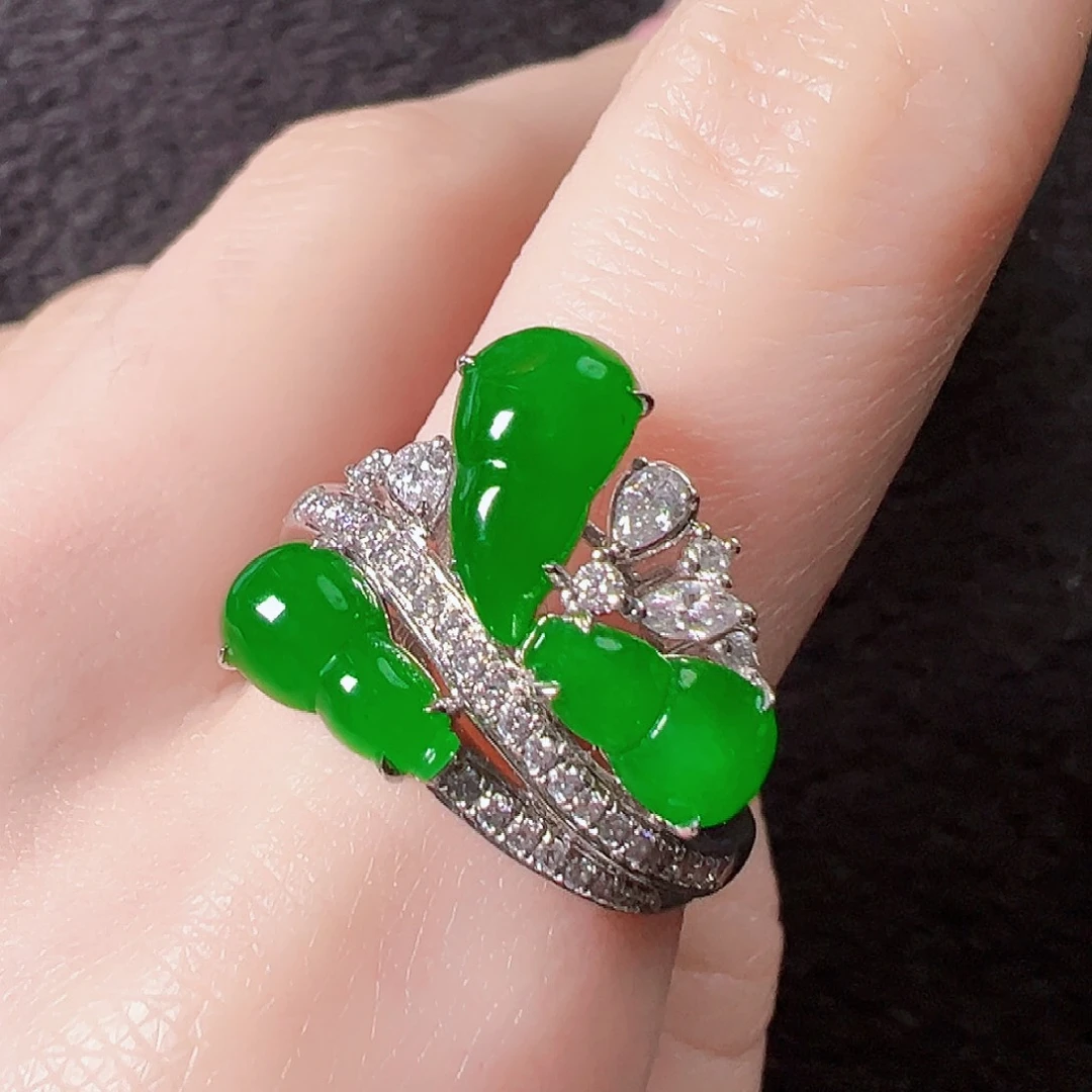 翡翠戒指18K金镶嵌签收后24小时鉴赏期，过时不退