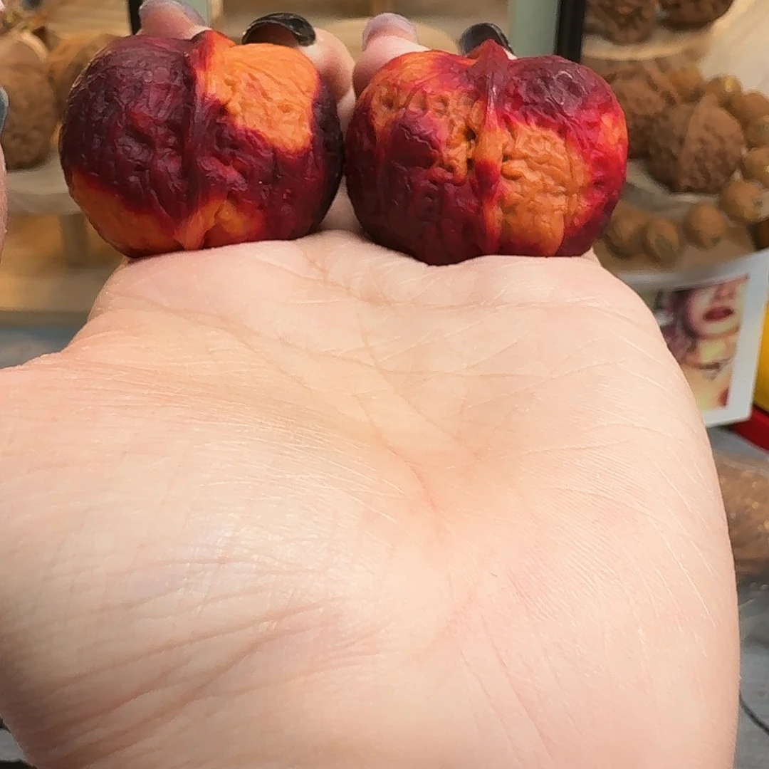 吊坠文玩核桃彩铁核桃香榧枕