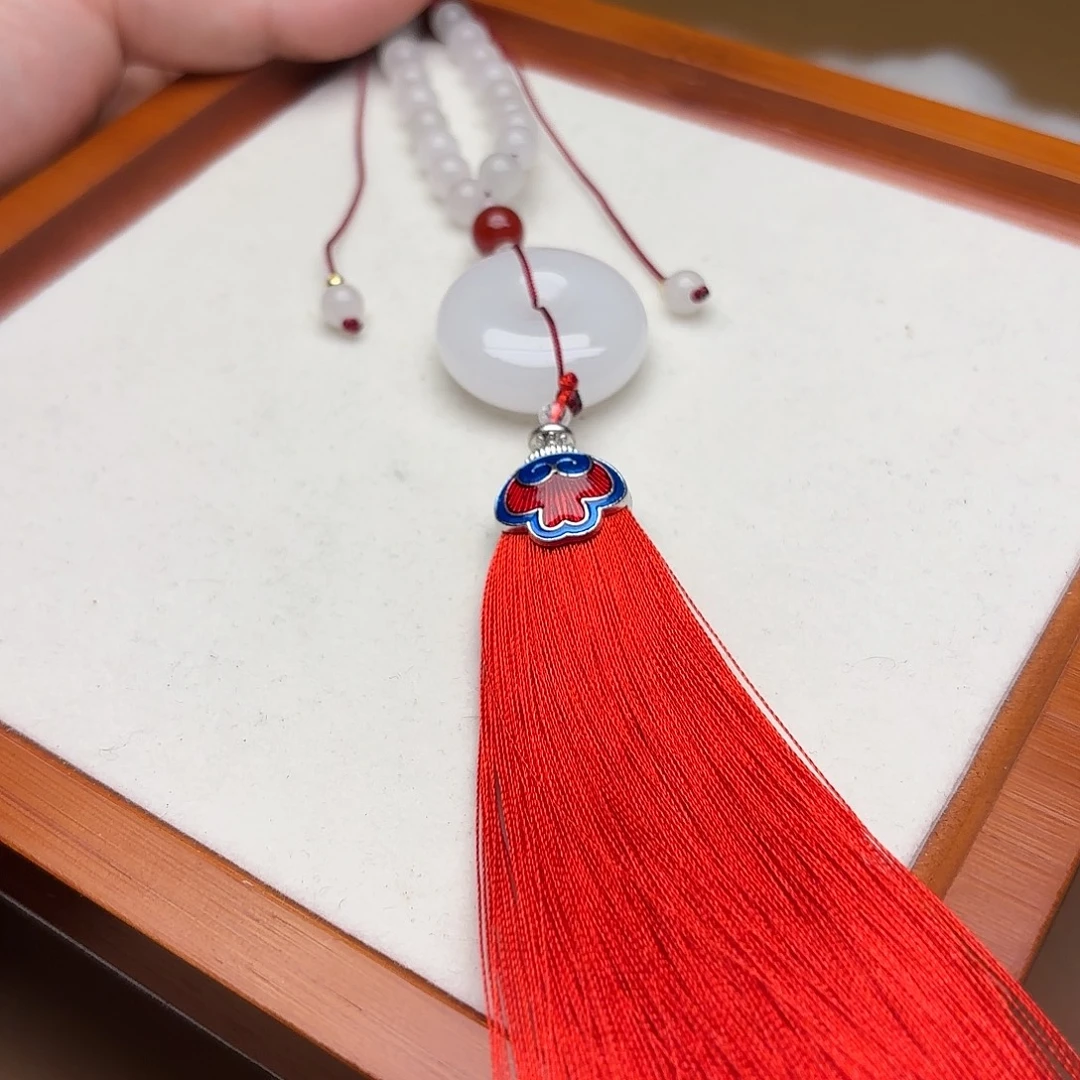 石英质玉（非洲翠）未镶嵌颈饰中国红石英质玉车挂流苏