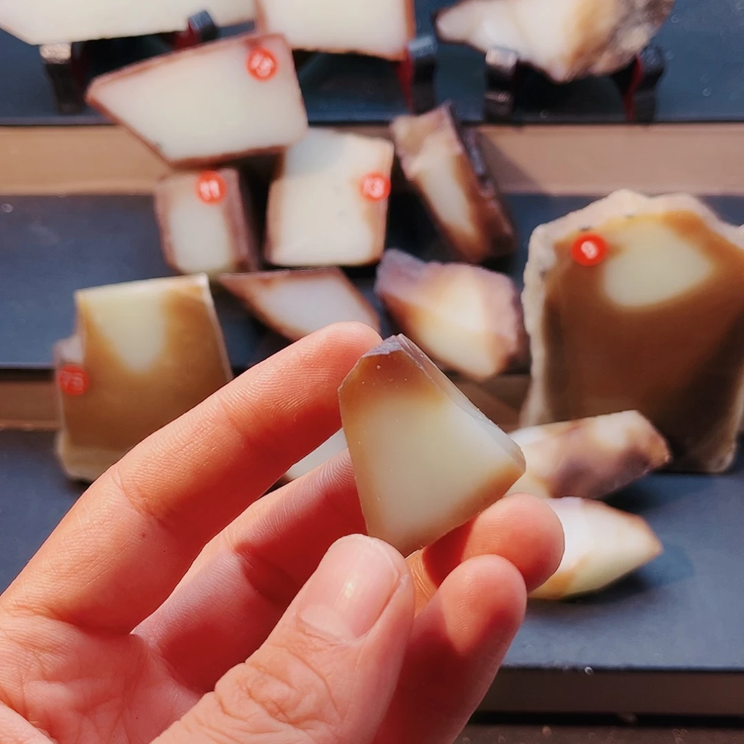 和田玉（糖玉）未镶嵌颈饰